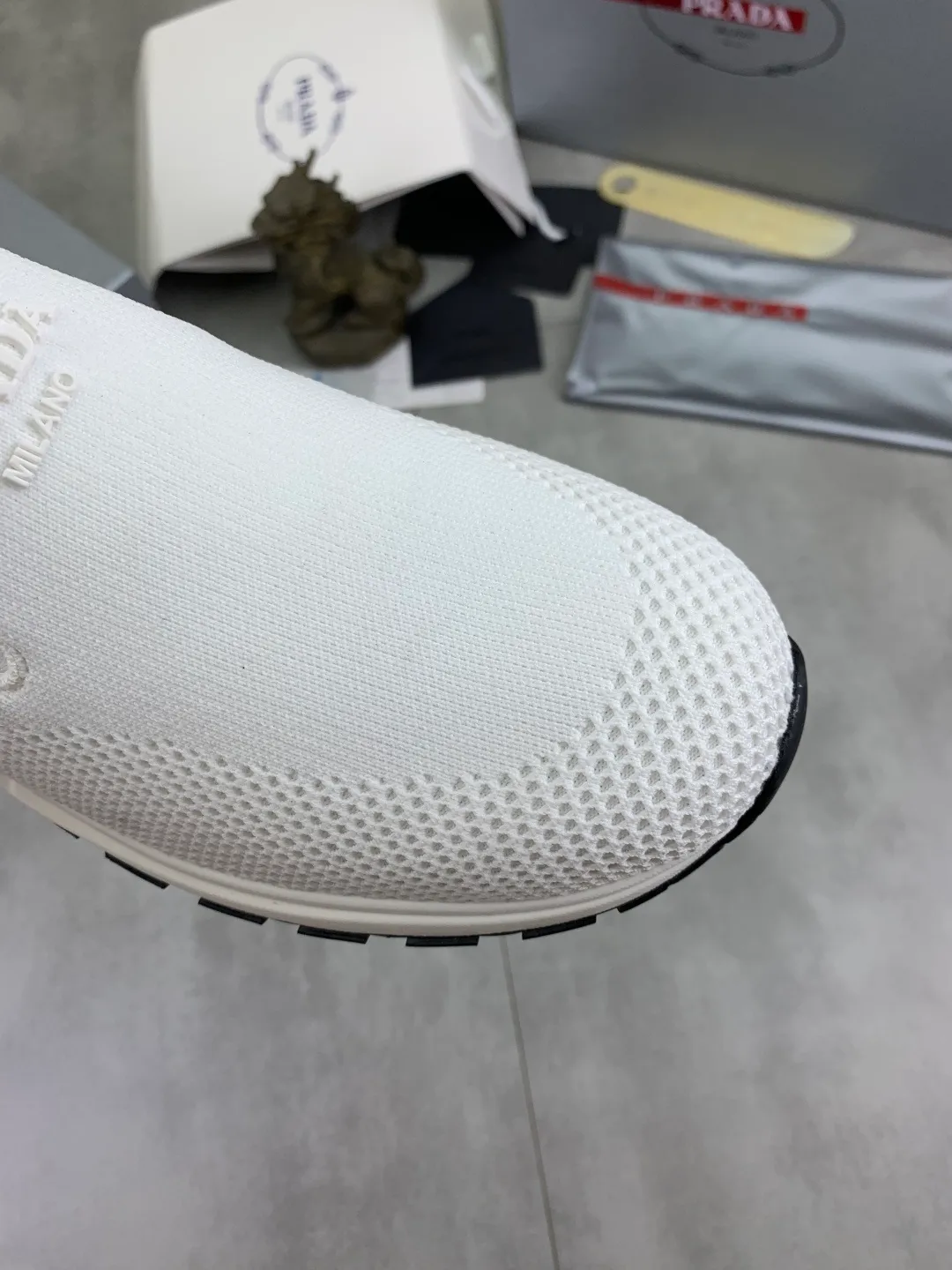 Men's shoes 💰P560💰[New model] Flying weave series (summer must-have) is now available on the official website, 🆘 Trendy brand (Prada) mainly promotes popular models, avant-garde and versatile fashionable men's shoes, private version molding, cowhide surface splicing 1:1.. Simple fashion, original imported cowhide lining and cowhide feet; the atmosphere and personality are more fashionable, eye-catching and pursuing class. It will subvert the old idea and be a must-have for fashion trendsetters with you! Must keep it for yourself! High-end comfort and low-end, high-end quality workmanship. Size: 38-45 6️⃣colors available.